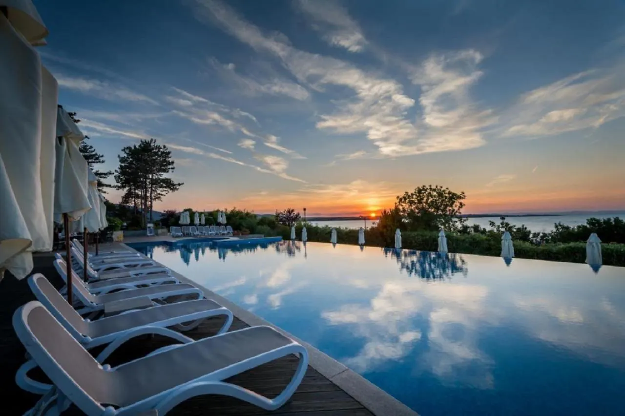 Eve Santa Marina Apartments - Sea, Pools, Relax Sozopol